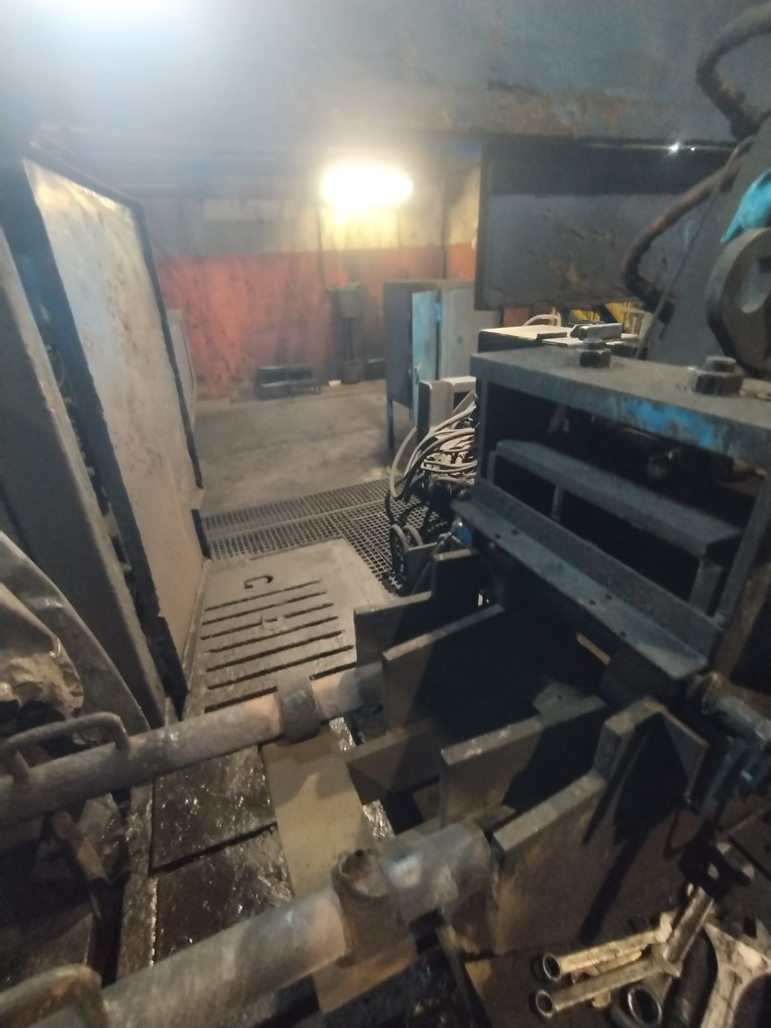 Calderería pesada: ensamblaje de depósitos y tuberías